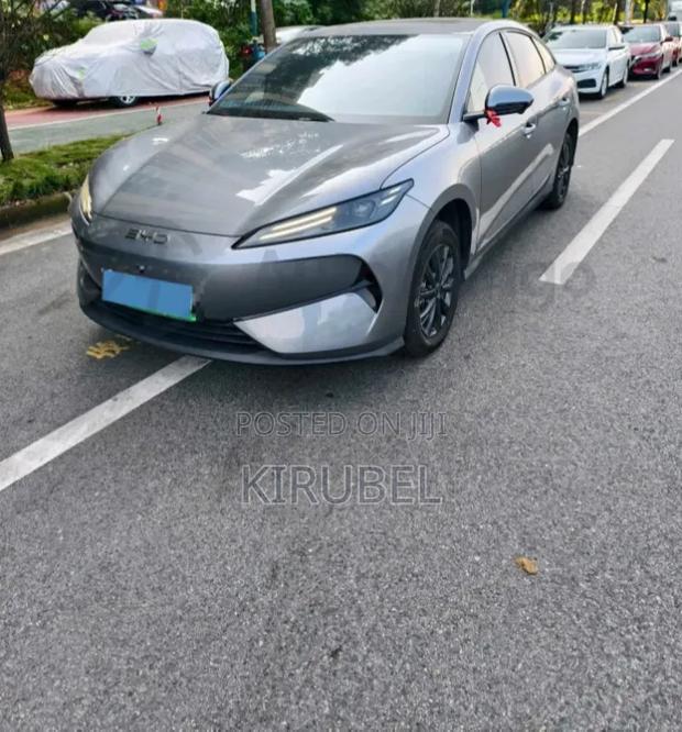 New BYD E2 43 kWh 94 hp FWD 2025 Silver