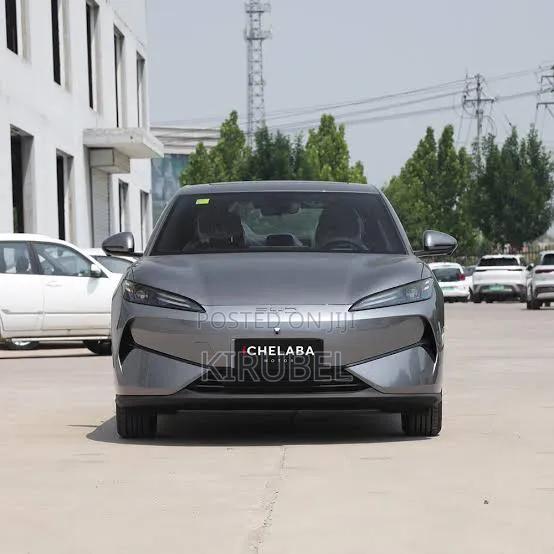 New BYD E2 43 kWh 94 hp FWD 2025 Silver