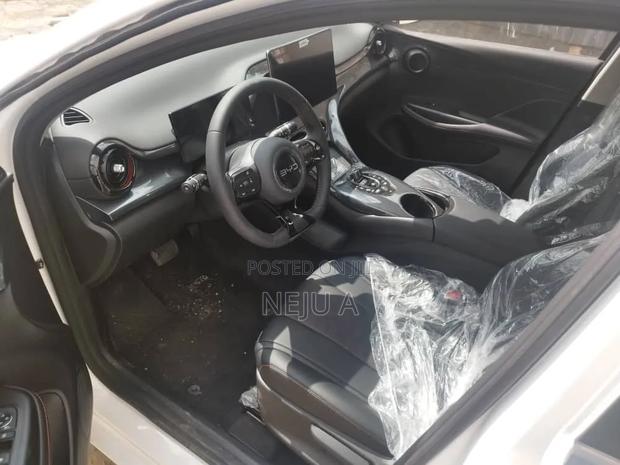 New BYD E2 43 kWh 94 hp FWD 2025 White