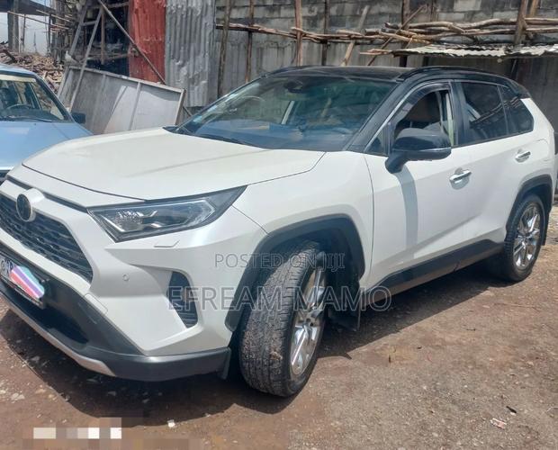 Toyota RAV4 2020 White