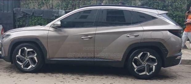 Hyundai Tucson 2022 Gold