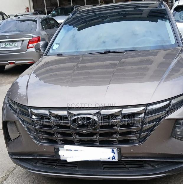Hyundai Tucson 2022 Gold