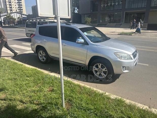 Toyota RAV4 2012 Silver
