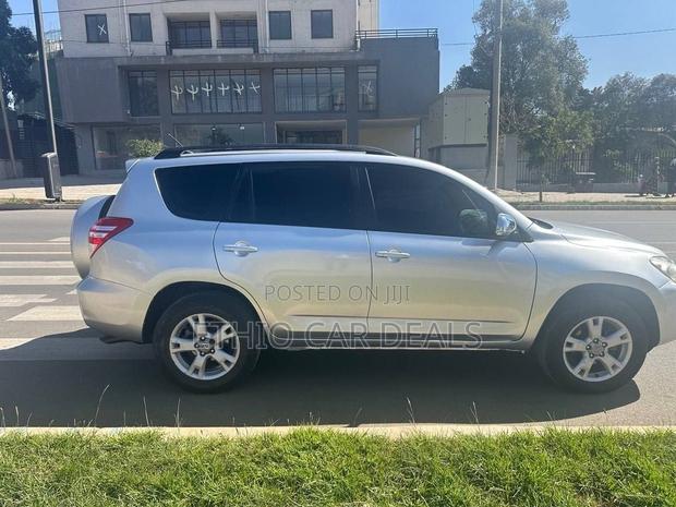 Toyota RAV4 2012 Silver