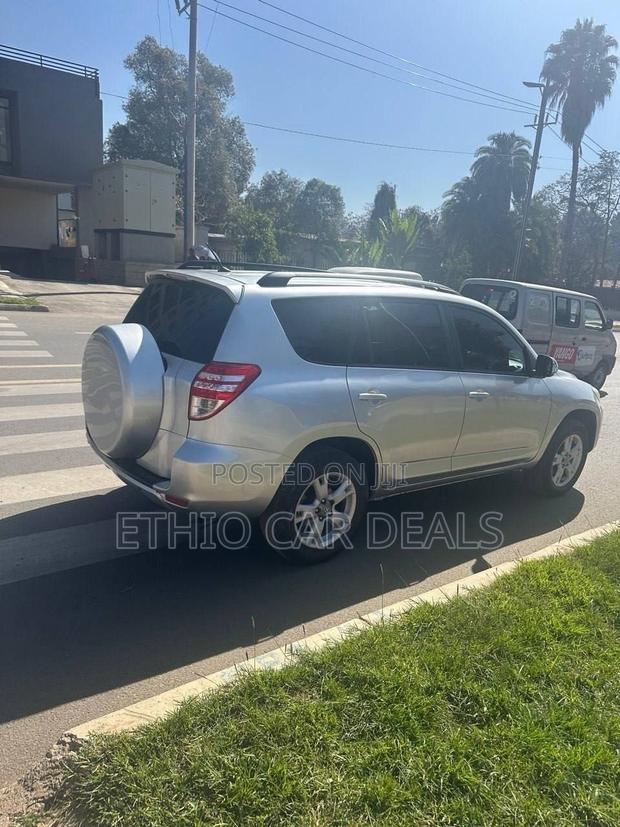 Toyota RAV4 2012 Silver