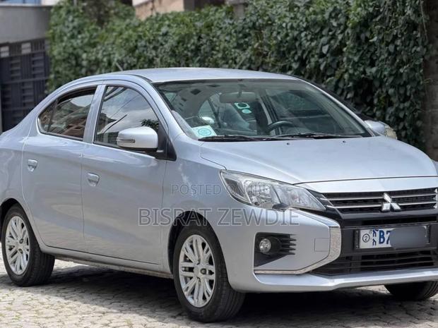 Mitsubishi Attrage 2021 Silver