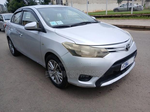 Toyota Yaris 2015 Silver