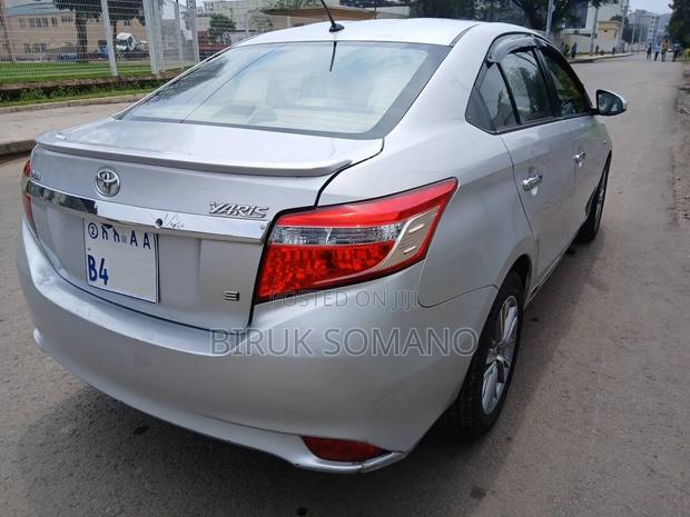 Toyota Yaris 2015 Silver