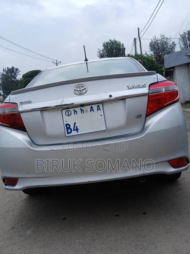 Toyota Yaris 2015 Silver