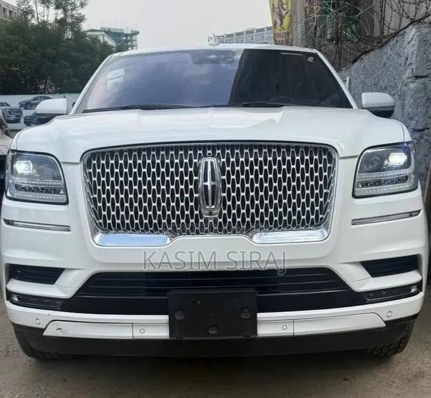 Lincoln Navigator Reserve 2021 White