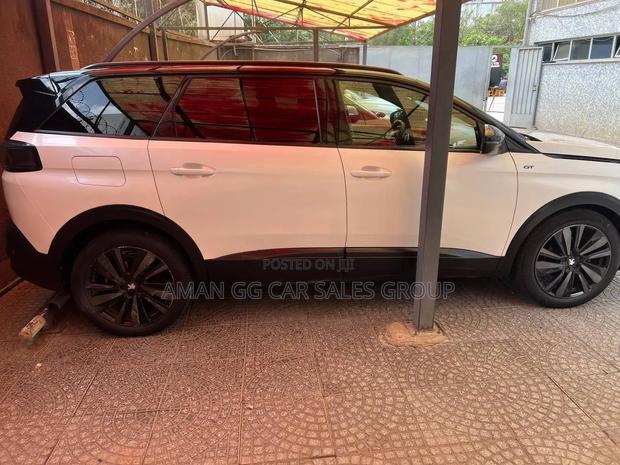 Peugeot 5008 2019 White