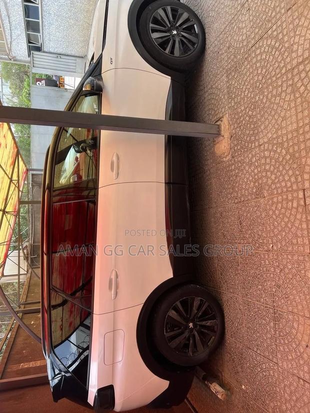 Peugeot 5008 2019 White