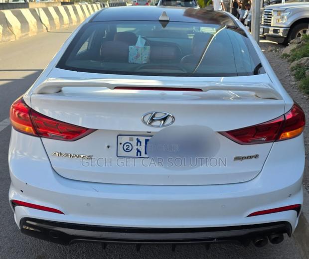 Hyundai Avante 2017 White