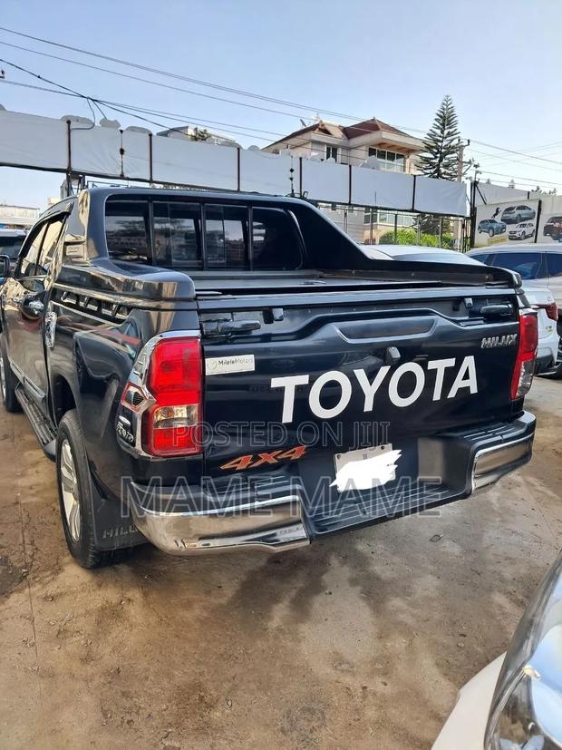 Toyota Hilux 2019 Gray