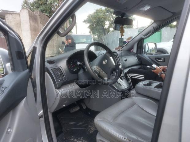 Hyundai H200 2015