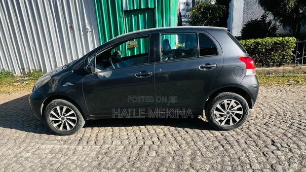 Toyota Yaris 2009 Black