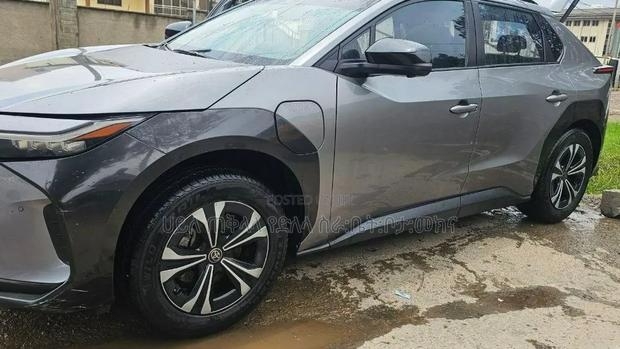 Toyota bZ4X 2023 Gray