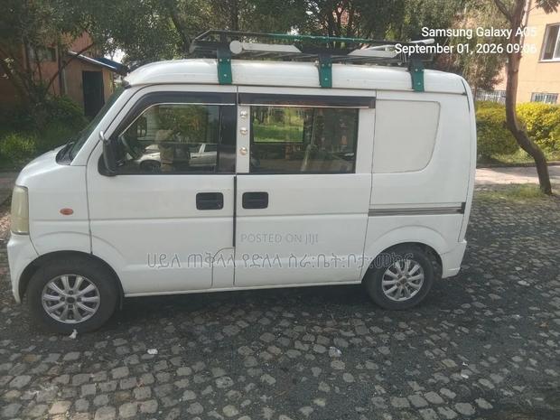Suzuki Every Wagon 2012 White