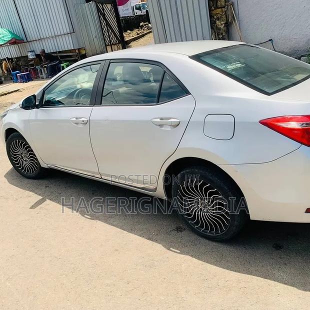 Toyota Corolla 2014 Silver
