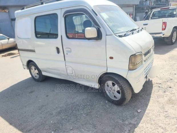 Suzuki Every Wagon 2005 White