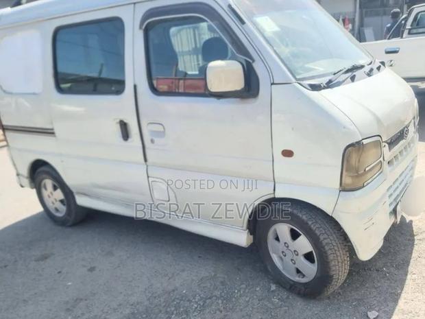 Suzuki Every Wagon 2005 White