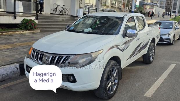 Mitsubishi L200 2015 White