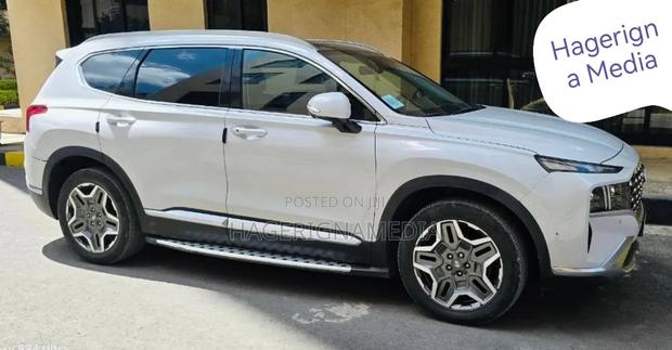 Hyundai Santa Fe 2022 White