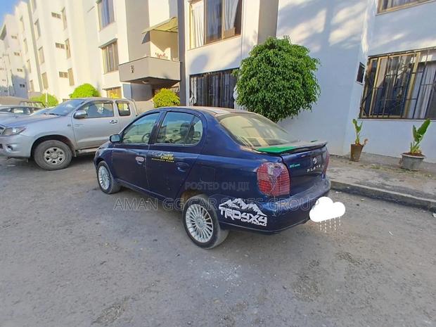 Toyota Platz 2001 Blue