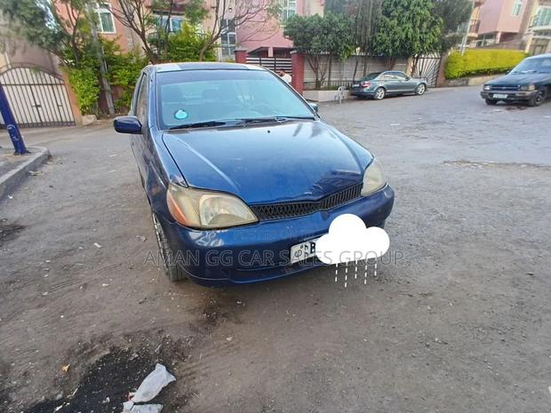 Toyota Platz 2001 Blue