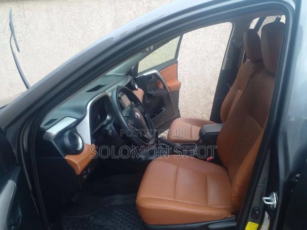 Toyota RAV4 2016 Gray