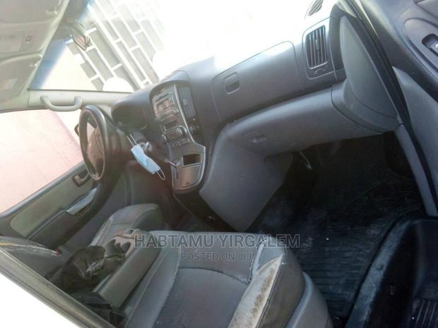Hyundai Starex 2012 Silver