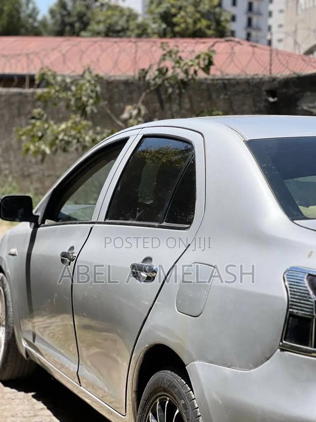 Toyota Yaris 2013 Silver