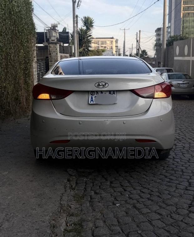Hyundai Elantra 2013 Silver