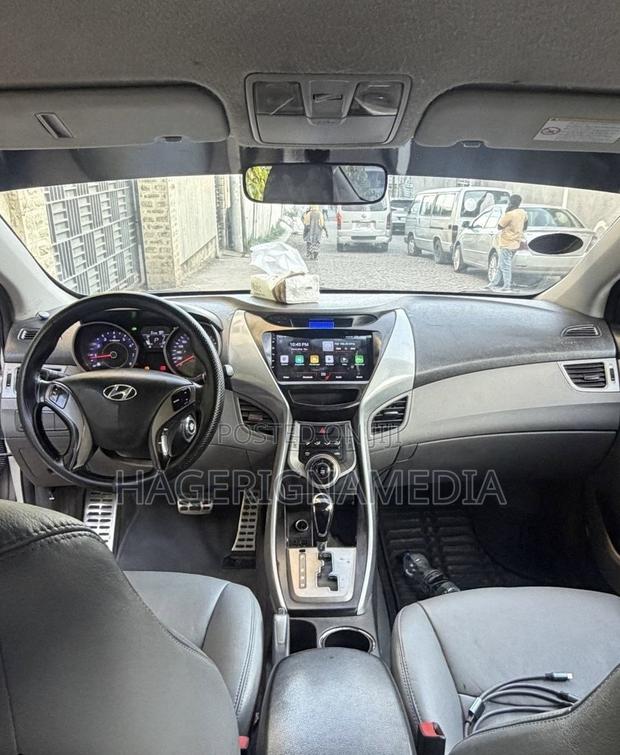 Hyundai Elantra 2013 Silver