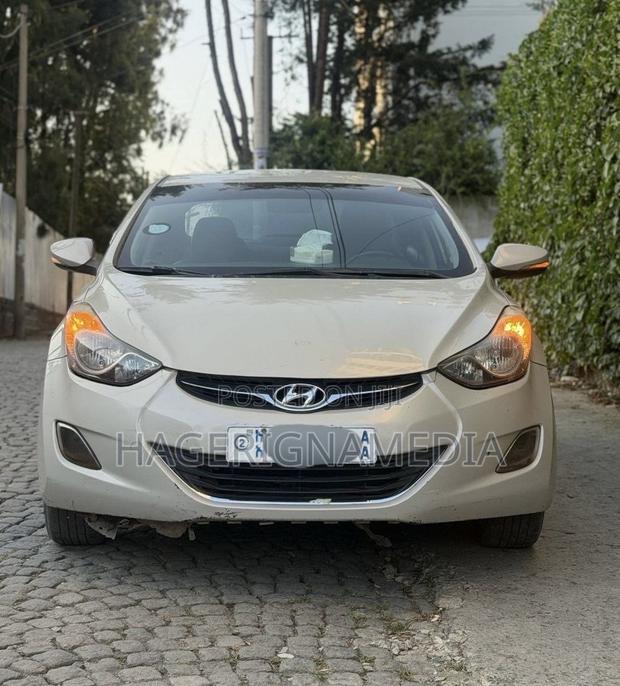 Hyundai Elantra 2013 Silver