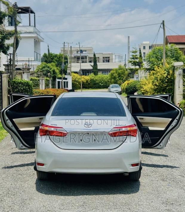 Toyota Corolla 2015 Silver
