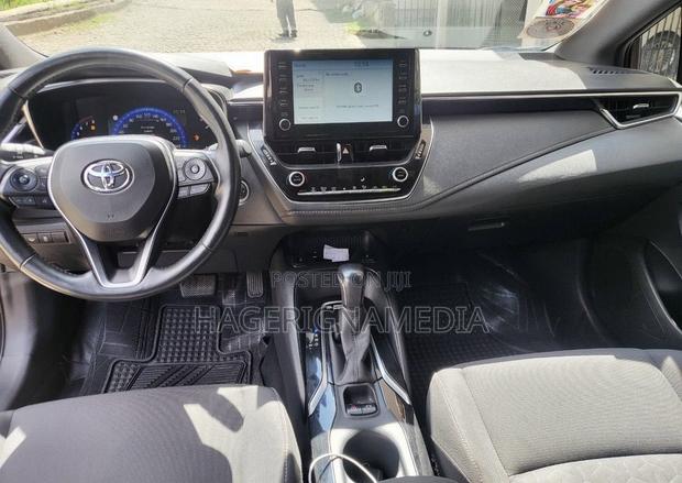 Toyota Corolla 2021 Brown
