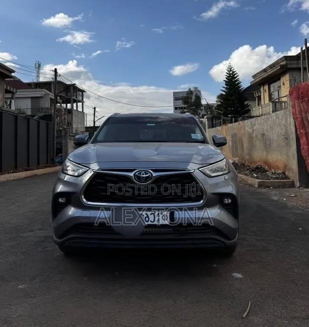 Toyota Grand Highlander 2024 Gray