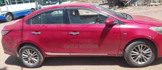 Toyota Yaris 2015 Red