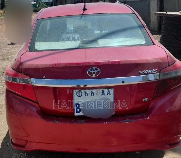 Toyota Yaris 2015 Red