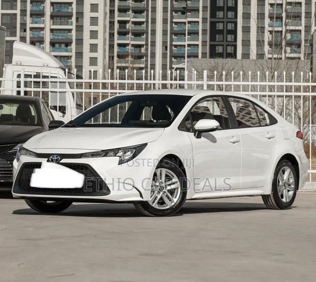 Toyota Corolla 2023 White