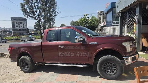 Ford F-150 Lariat 4x2 SuperCab Styleside 8 ft. box 163 in. WB 2017
