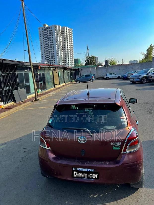 Toyota Yaris 2010 Burgundy
