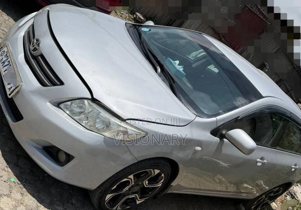 Toyota Corolla 2009 Silver