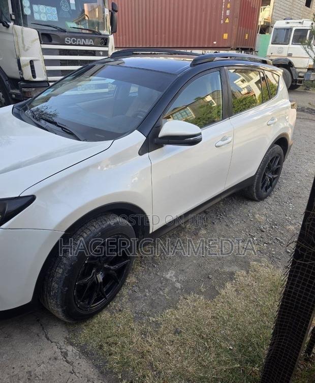 Toyota RAV4 2014 White