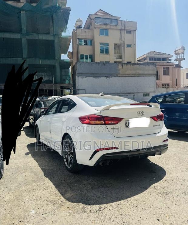 Hyundai Avante 2017 White