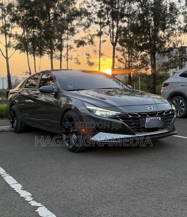 Hyundai Avante 2022 Gray