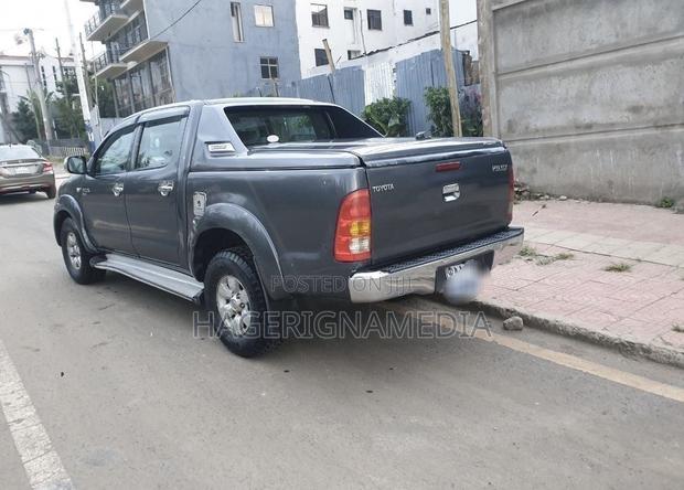 Toyota Hilux 2008 Black