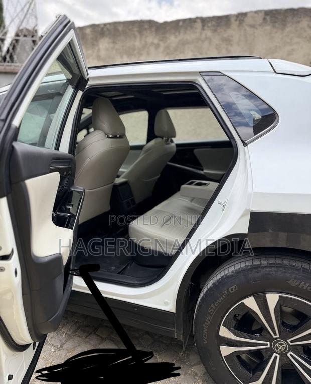 Toyota bZ4X 2023 White