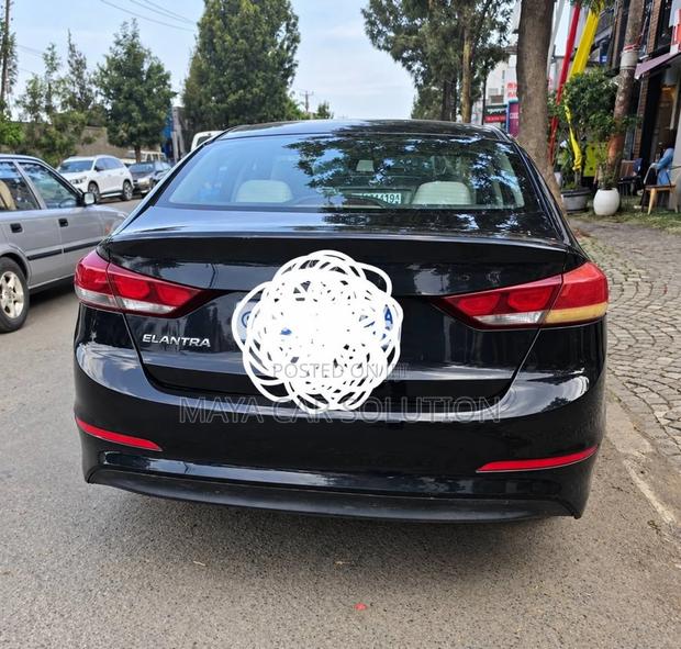 Hyundai Elantra 2018 Black